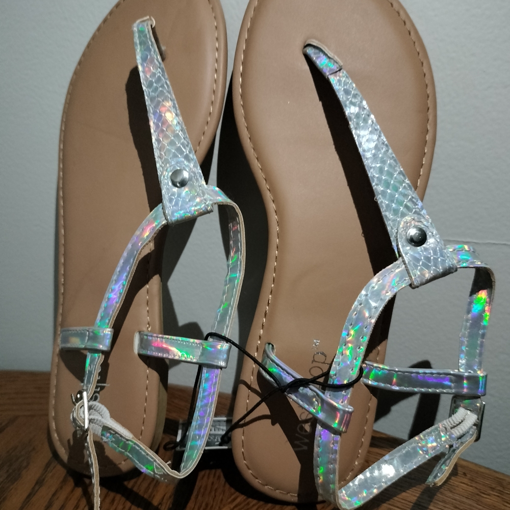 Vince Camuto Silver Tan Sandals with Metallic Straps